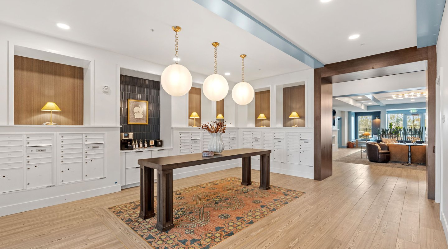 lobby coffee bar & package mail area